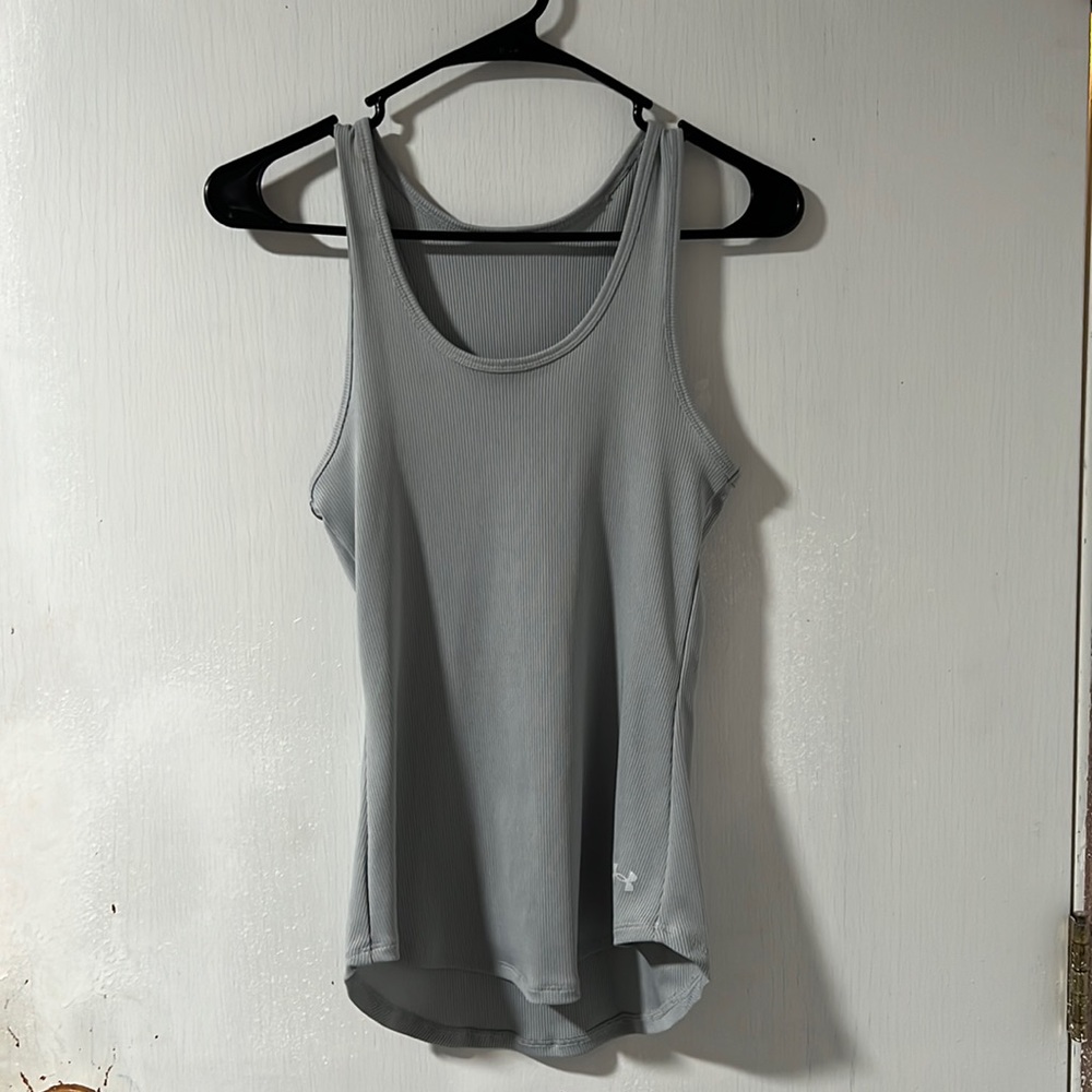 grey workout tank